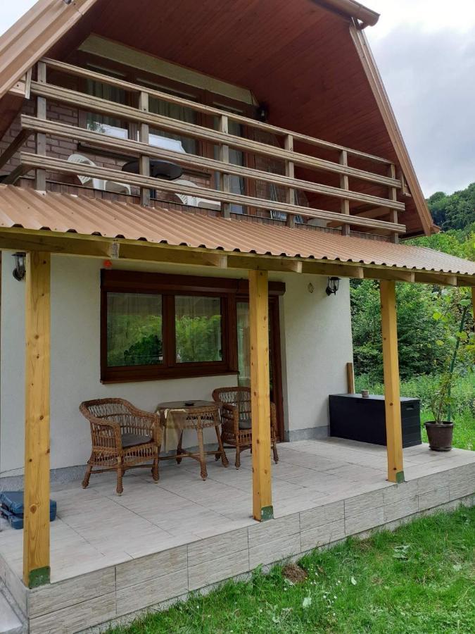 Cottage Forest Stream فيسوكو المظهر الخارجي الصورة