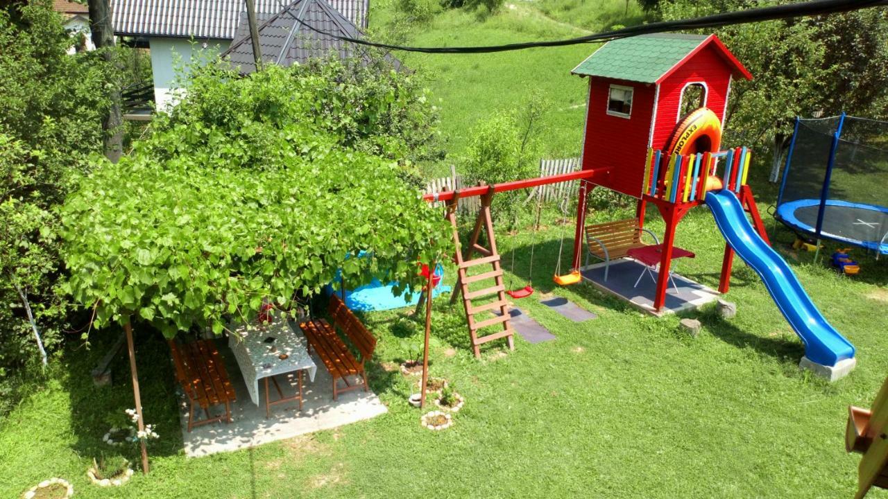 Cottage Forest Stream فيسوكو المظهر الخارجي الصورة